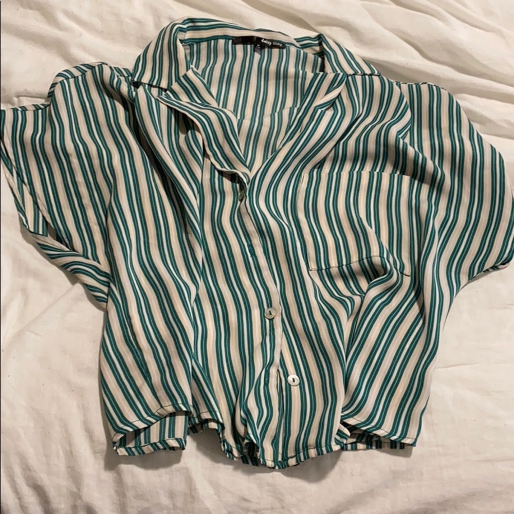 FLOWY GREEN & NUDE STRIPED BLOUSE - Picture 2 of 3